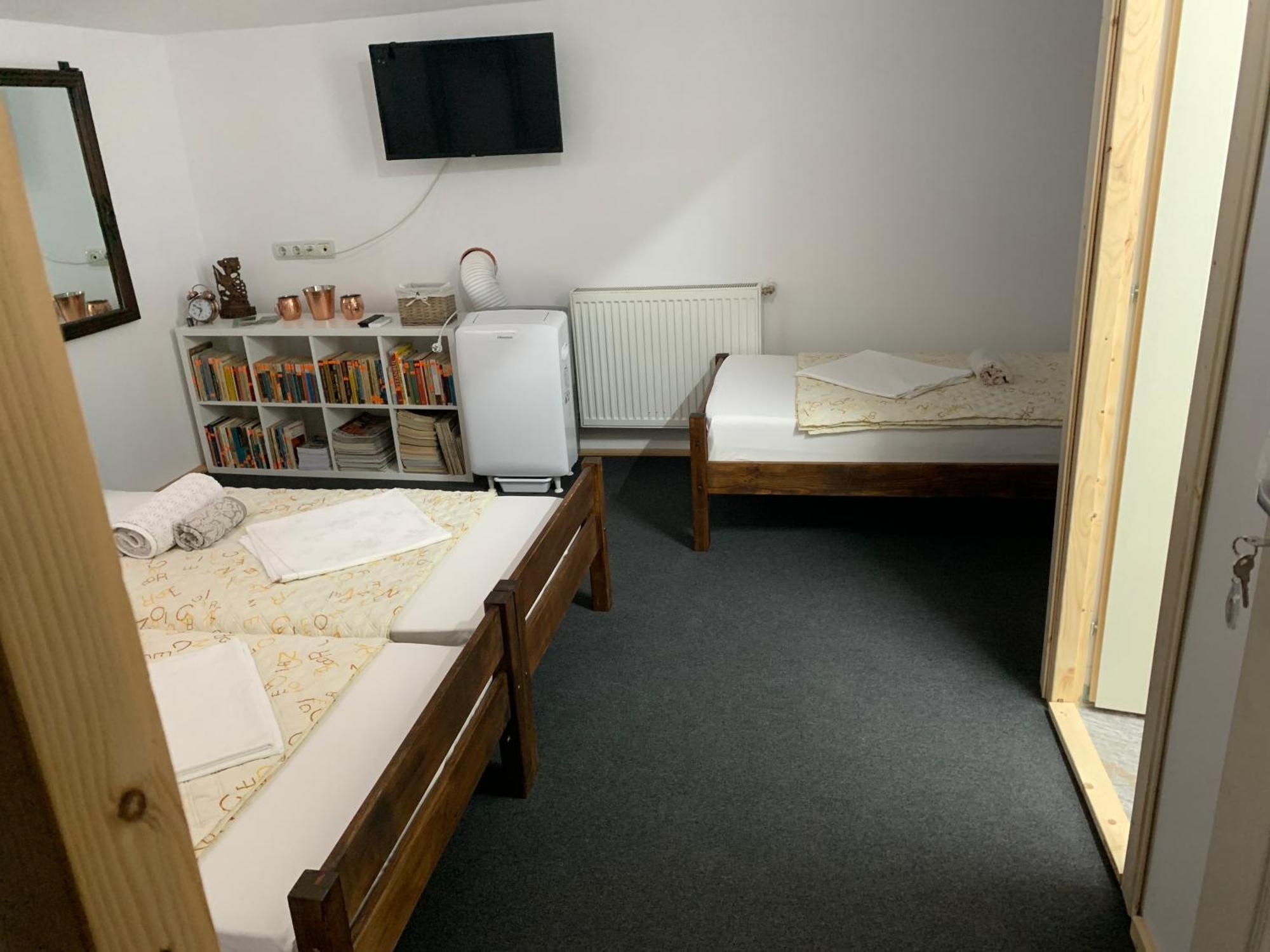 Casa Trandafirilor Hotel Tulcea Bagian luar foto